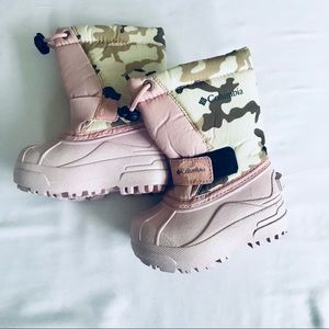Toddler snow boots by Columbia, size 5
